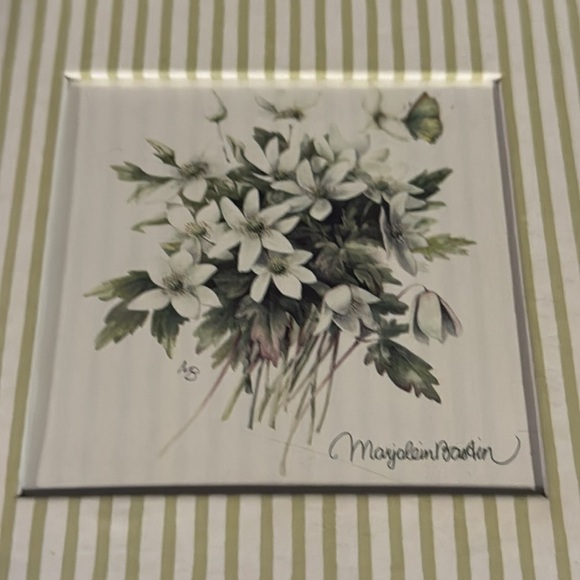 Nature’s Sketchbook by Marjolein Bastin sage green /cream keepsake and note box - Picture 2 of 13